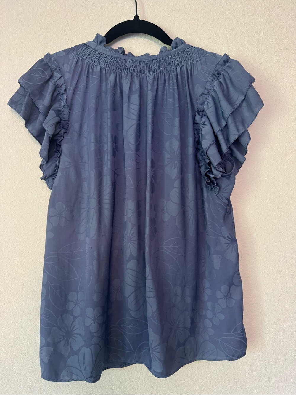 Ruffle Sleeve Floral V-Neck Top - Picture 4 of 4